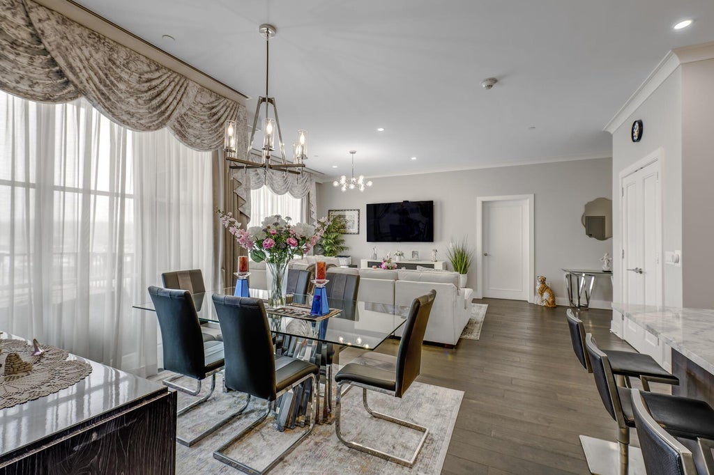 9 of 29 - 100 Garvies Point Road 1237, Glen Cove, NY
