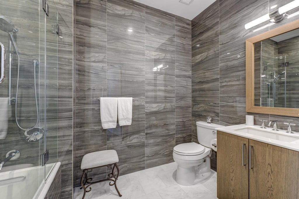 13 of 29 - 100 Garvies Point Road 1237, Glen Cove, NY