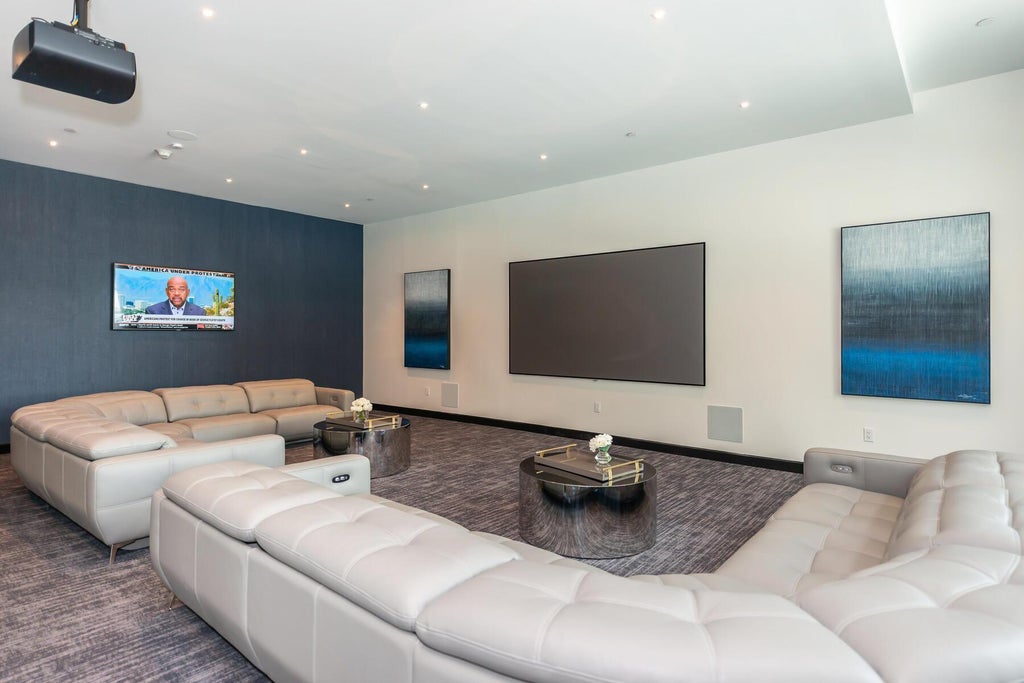21 of 29 - 100 Garvies Point Road 1237, Glen Cove, NY