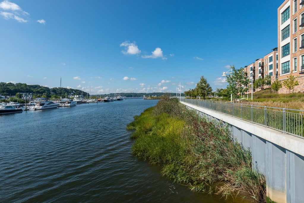 25 of 29 - 100 Garvies Point Road 1237, Glen Cove, NY