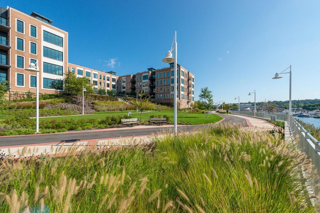 26 of 29 - 100 Garvies Point Road 1237, Glen Cove, NY