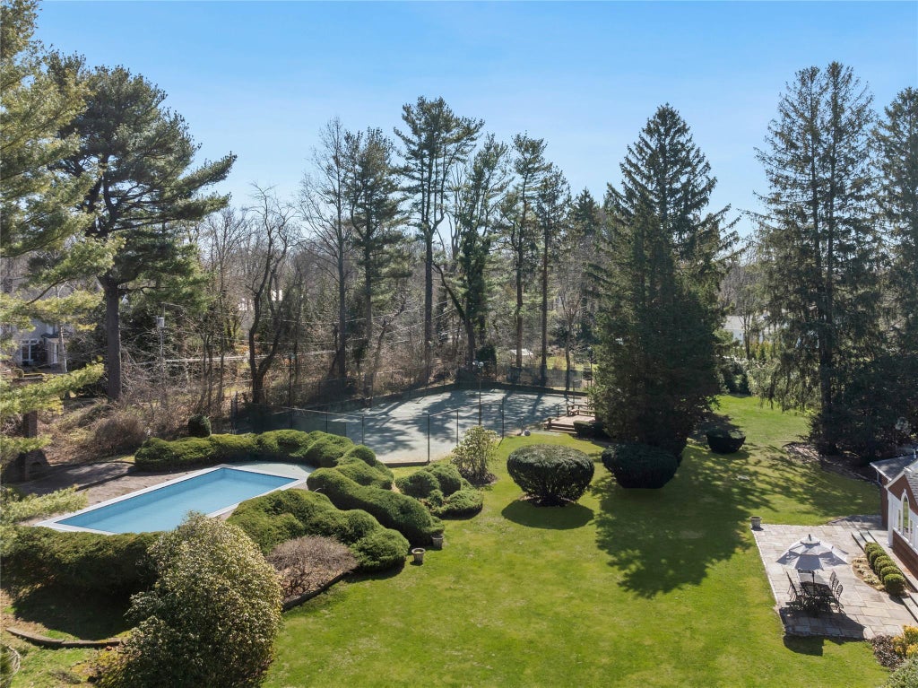 1 of 11 - 6 Longridge Lane, Old Brookville, NY