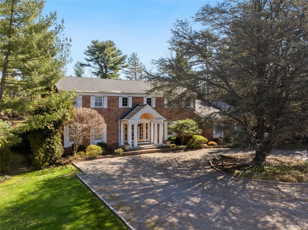 2 of 11 - 6 Longridge Lane, Old Brookville, NY