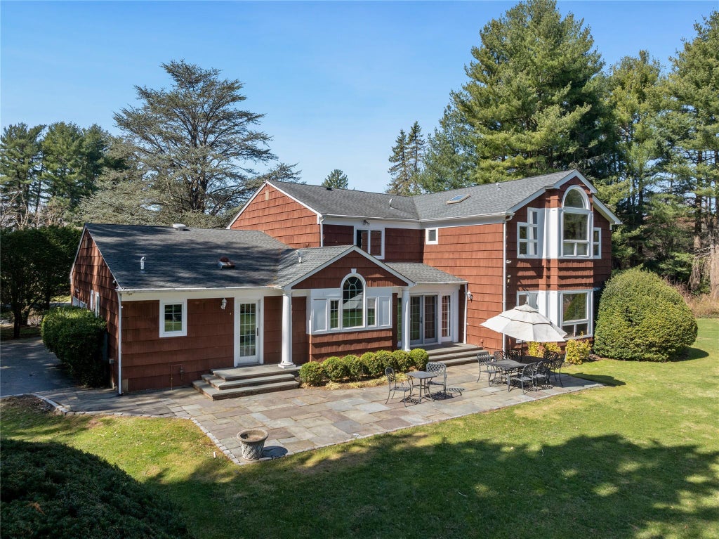 8 of 11 - 6 Longridge Lane, Old Brookville, NY