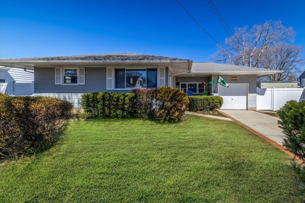 1 of 17 - 560 Erie Avenue, Lindenhurst, NY