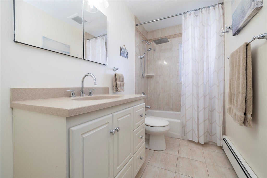 12 of 17 - 560 Erie Avenue, Lindenhurst, NY
