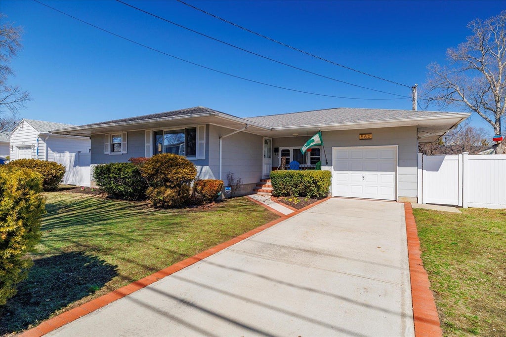 1 of 17 - 560 Erie Avenue, Lindenhurst, NY