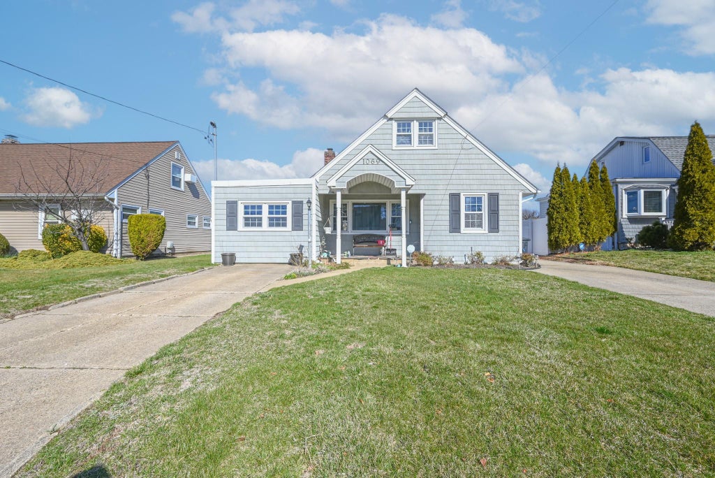 1 of 26 - 1069 Hastings Street, Baldwin, NY