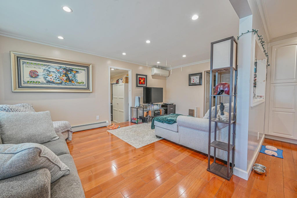 3 of 26 - 1069 Hastings Street, Baldwin, NY