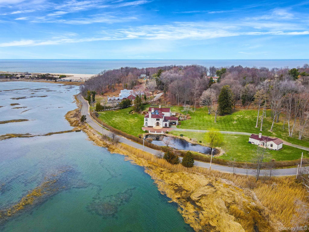717 Short Beach Road, Nissequogue