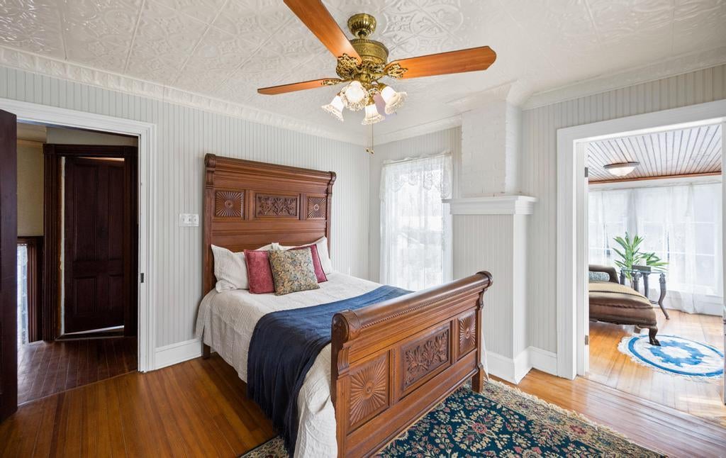22 of 38 - 430 Montauk Highway, East Moriches, NY