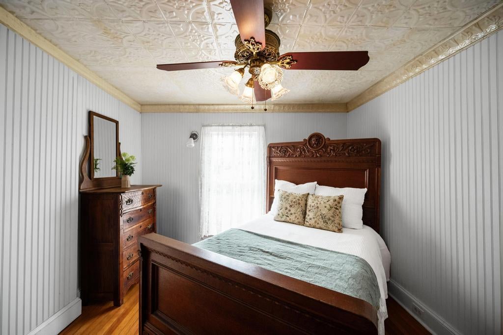 29 of 38 - 430 Montauk Highway, East Moriches, NY