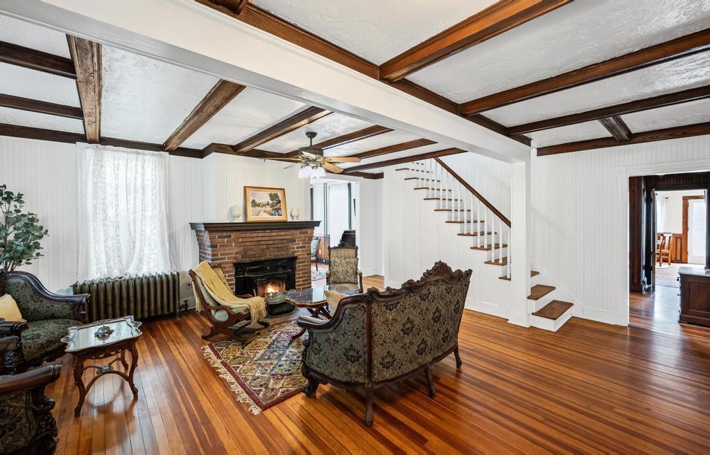 4 of 38 - 430 Montauk Highway, East Moriches, NY
