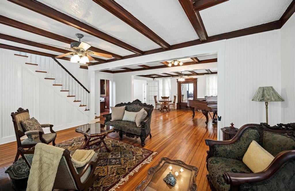 6 of 38 - 430 Montauk Highway, East Moriches, NY