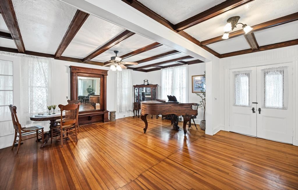 7 of 38 - 430 Montauk Highway, East Moriches, NY