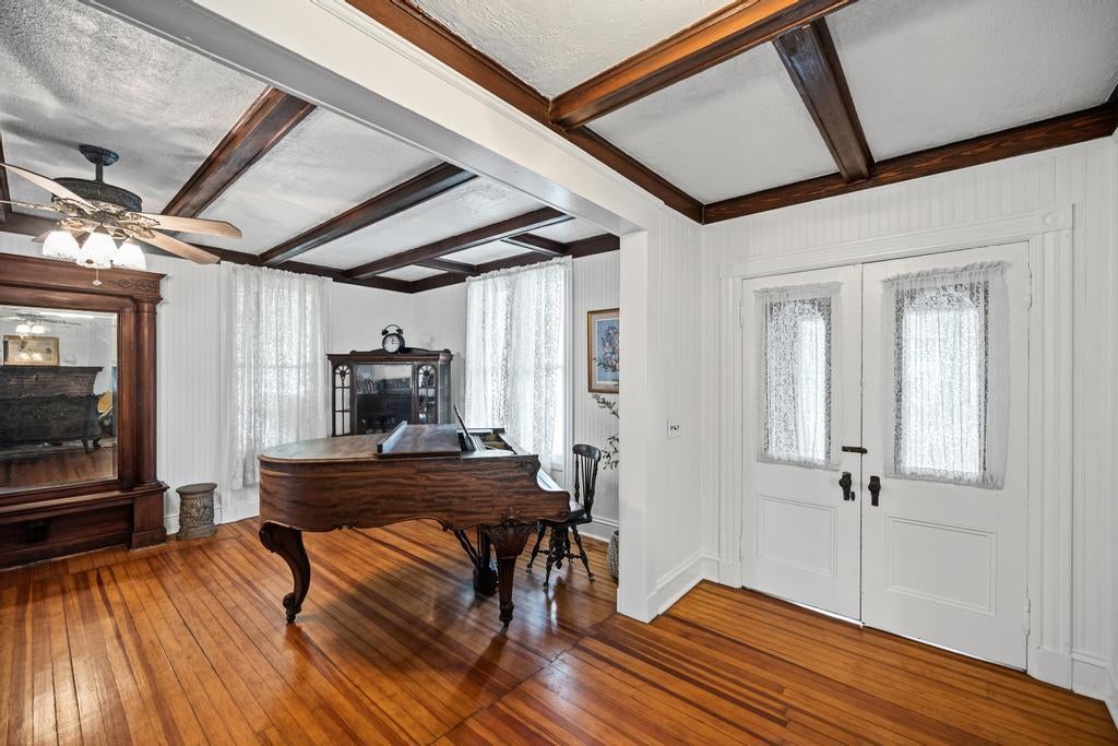 8 of 38 - 430 Montauk Highway, East Moriches, NY