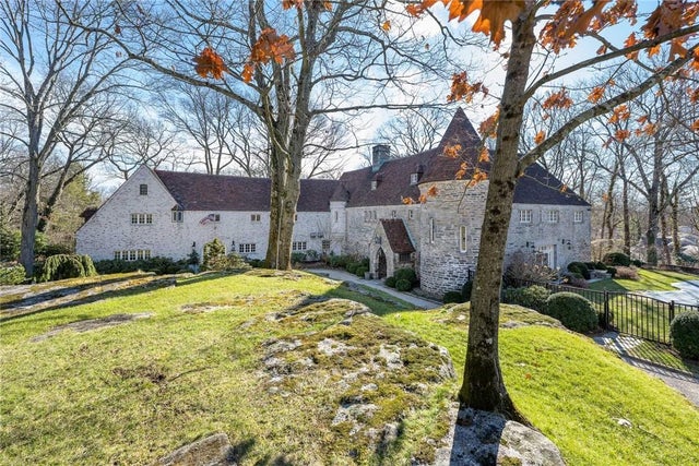 15 Archer Road, Harrison