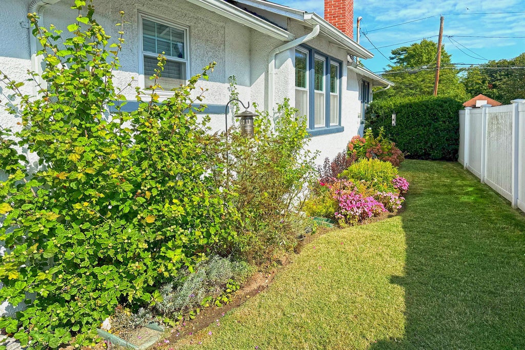 12 of 21 - 2614 Park Avenue, Baldwin, NY