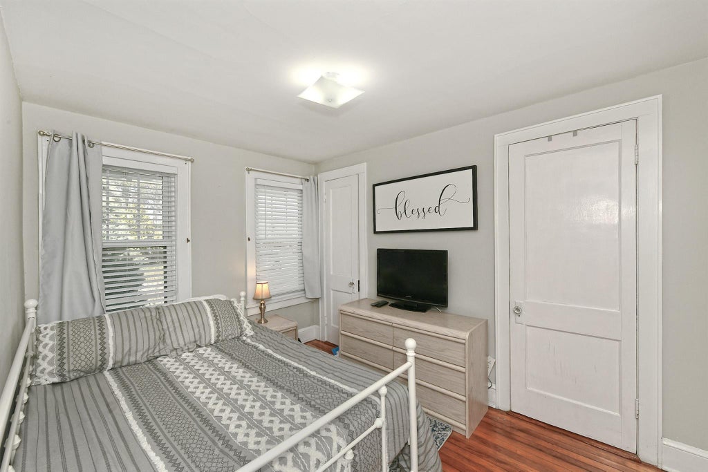 15 of 21 - 2614 Park Avenue, Baldwin, NY