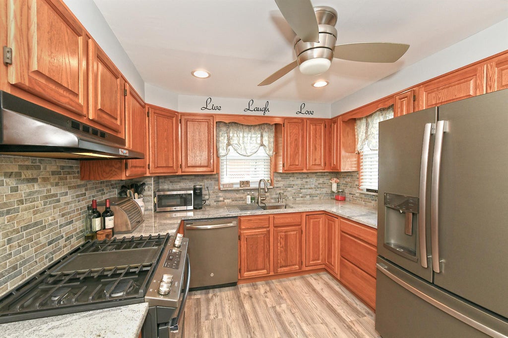 5 of 21 - 2614 Park Avenue, Baldwin, NY
