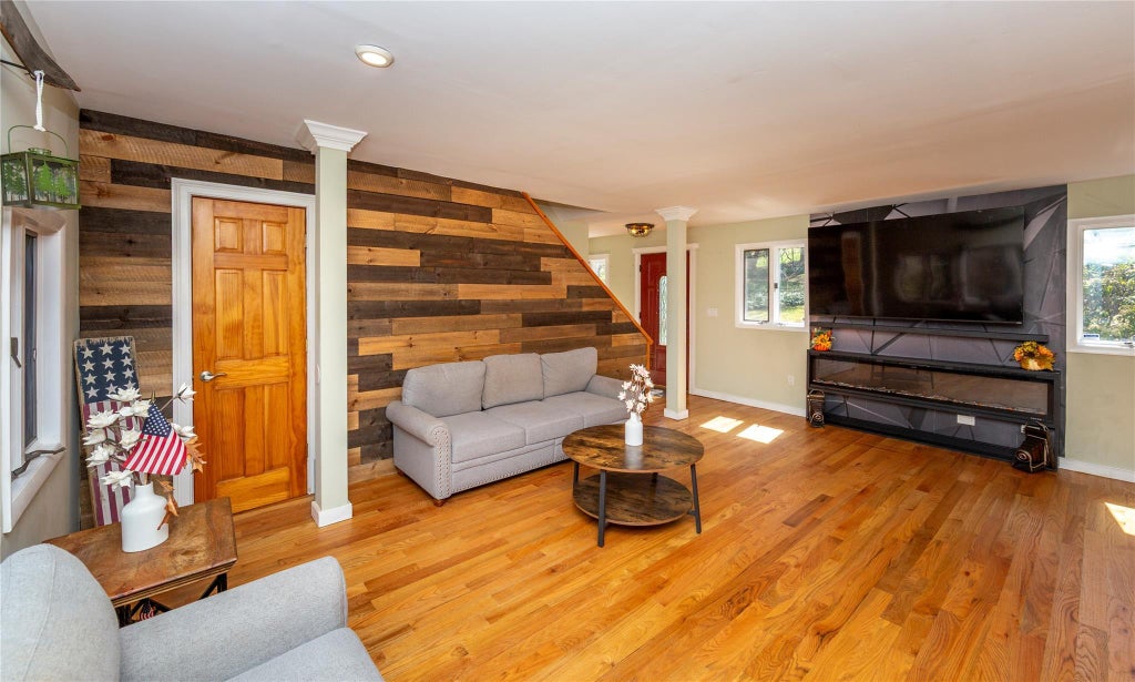 9 of 29 - 36 Byrds Hill Road, Pawling, NY