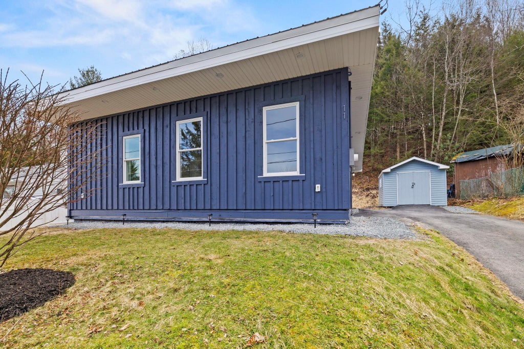 18 of 33 - 11 Birch Lane, Swan Lake, NY