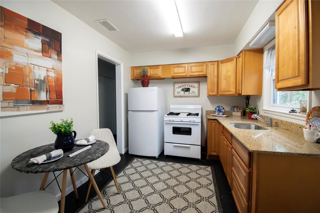 5 of 25 - 539 Grant Avenue, Baldwin, NY