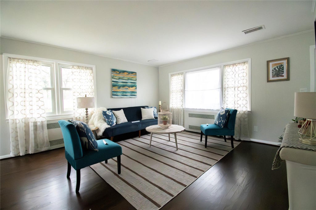 7 of 25 - 539 Grant Avenue, Baldwin, NY