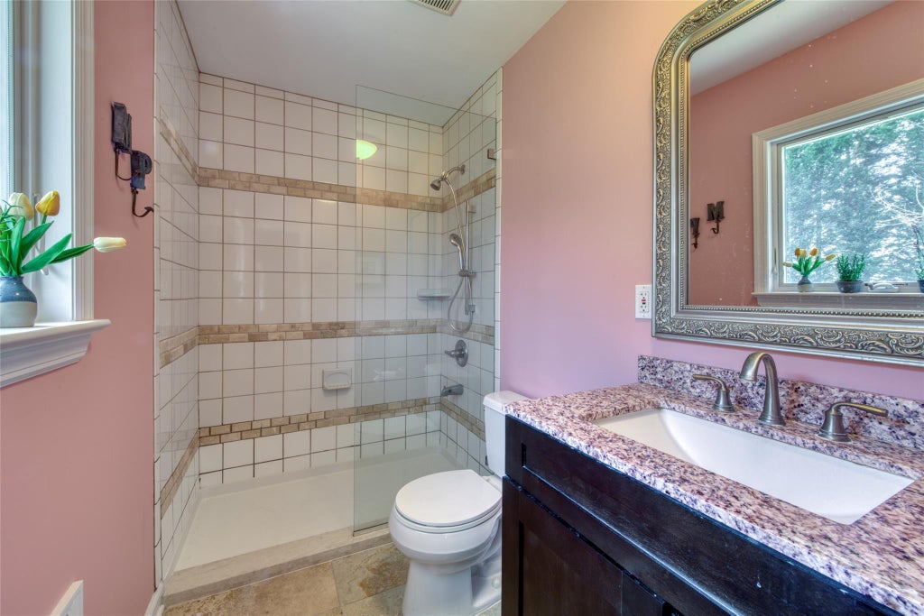 9 of 16 - 520 4th St., Greenport, NY