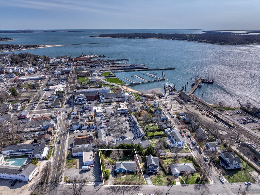 2 of 16 - 520 4th St., Greenport, NY