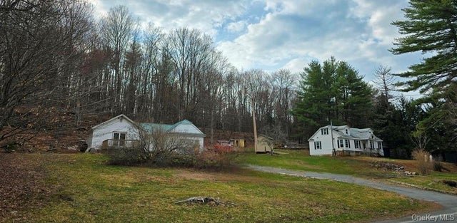 810 Benton Hollow Road, Woodbourne