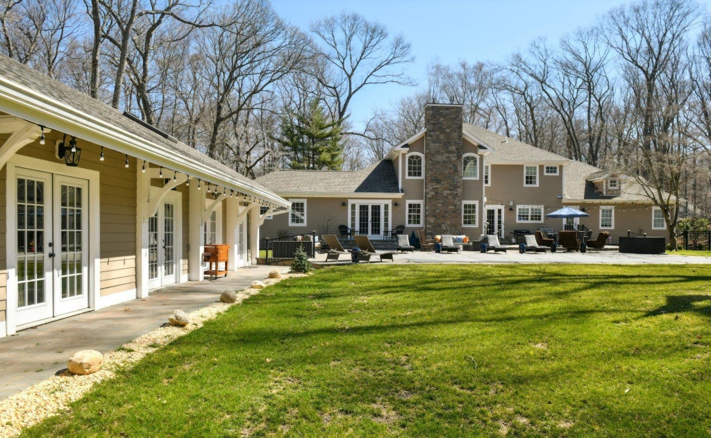 40 of 45 - 33 Bacon Road, Head Of The Harbor, NY