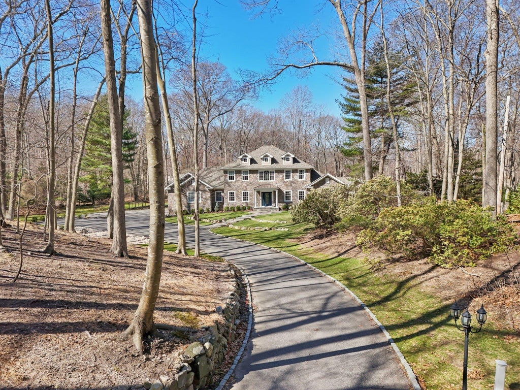 42 of 45 - 33 Bacon Road, Head Of The Harbor, NY