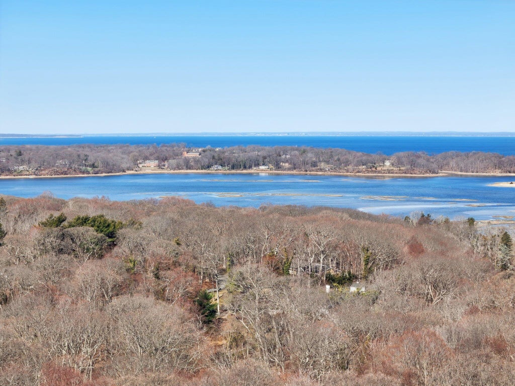 43 of 45 - 33 Bacon Road, Head Of The Harbor, NY