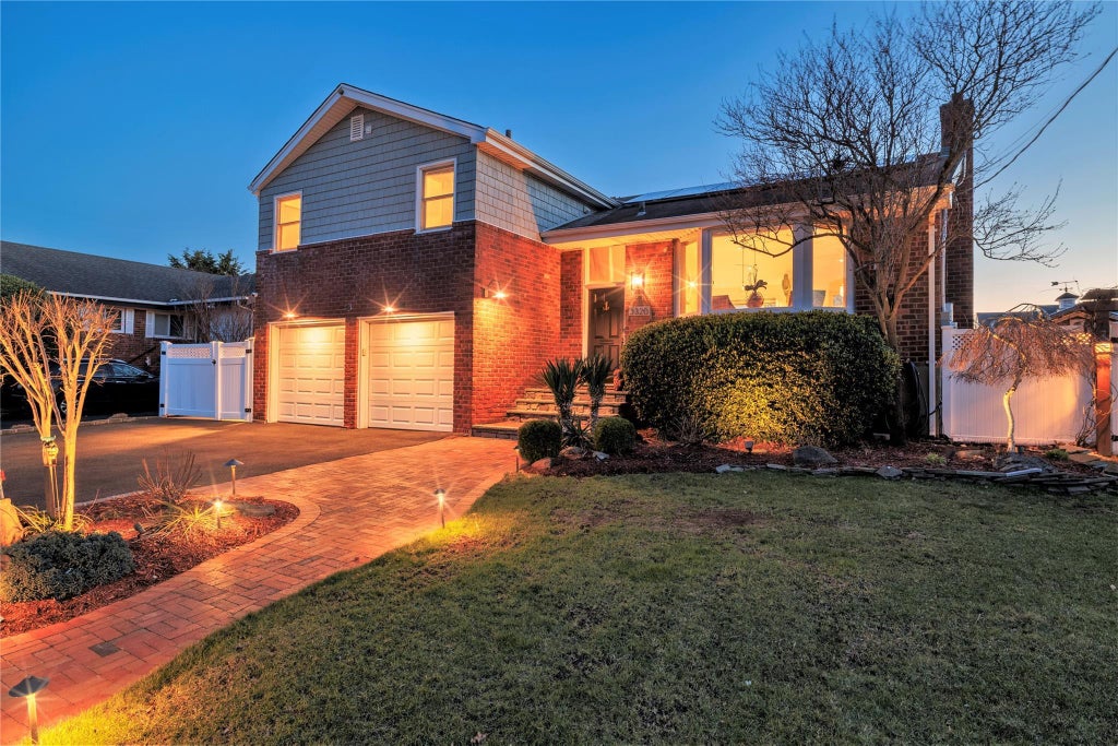 41 of 50 - 3320 Bertha Drive, Baldwin, NY
