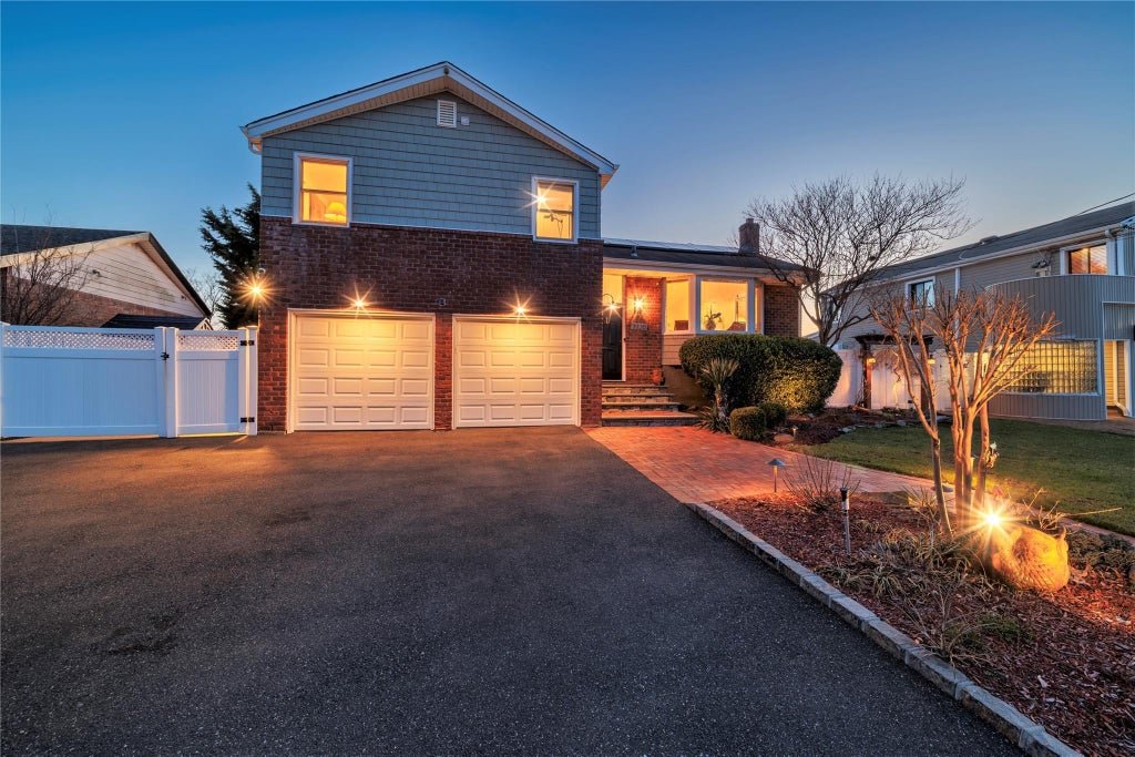 42 of 50 - 3320 Bertha Drive, Baldwin, NY