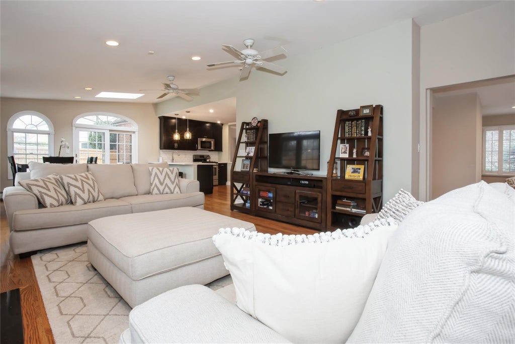 25 of 41 - 19 Gerard Avenue, Malverne, NY