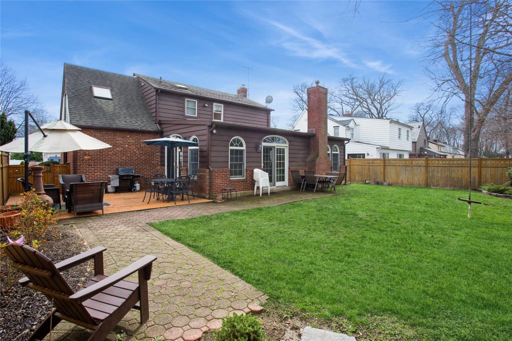 38 of 41 - 19 Gerard Avenue, Malverne, NY