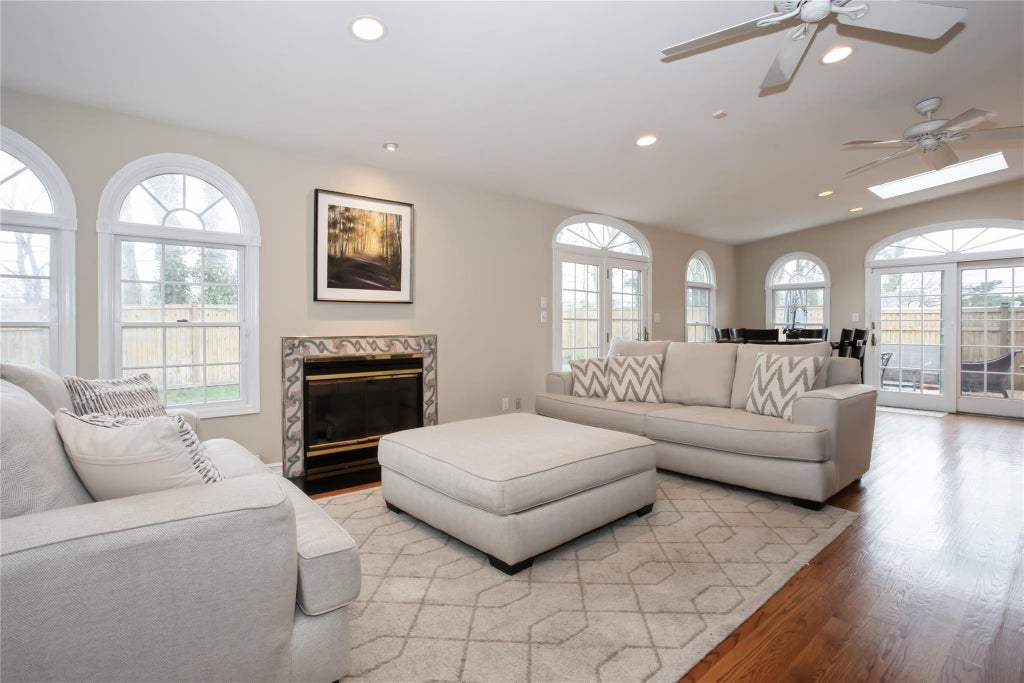 4 of 41 - 19 Gerard Avenue, Malverne, NY