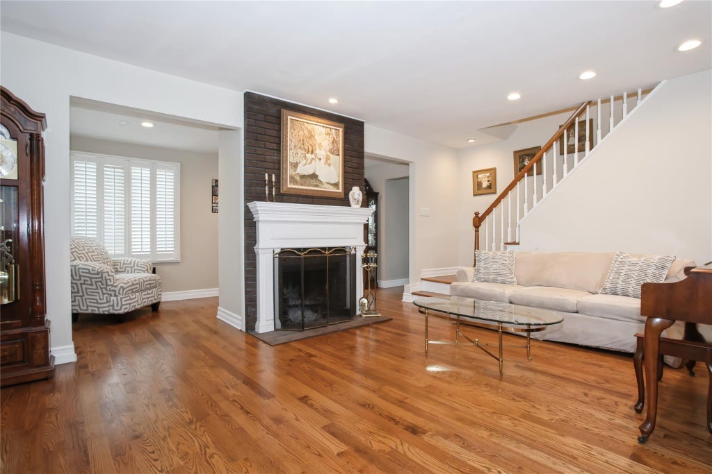 7 of 41 - 19 Gerard Avenue, Malverne, NY