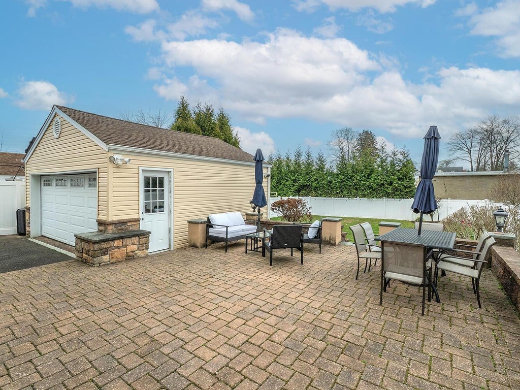 24 of 29 - 15 Laurel Avenue, Glen Cove, NY