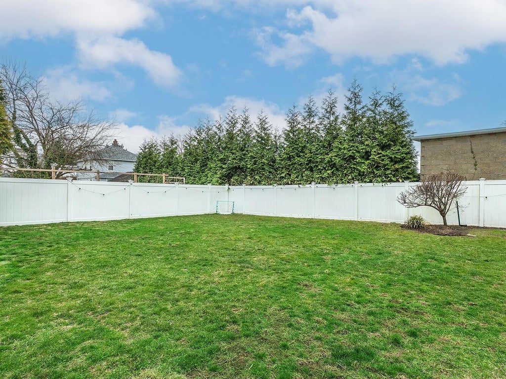 25 of 29 - 15 Laurel Avenue, Glen Cove, NY