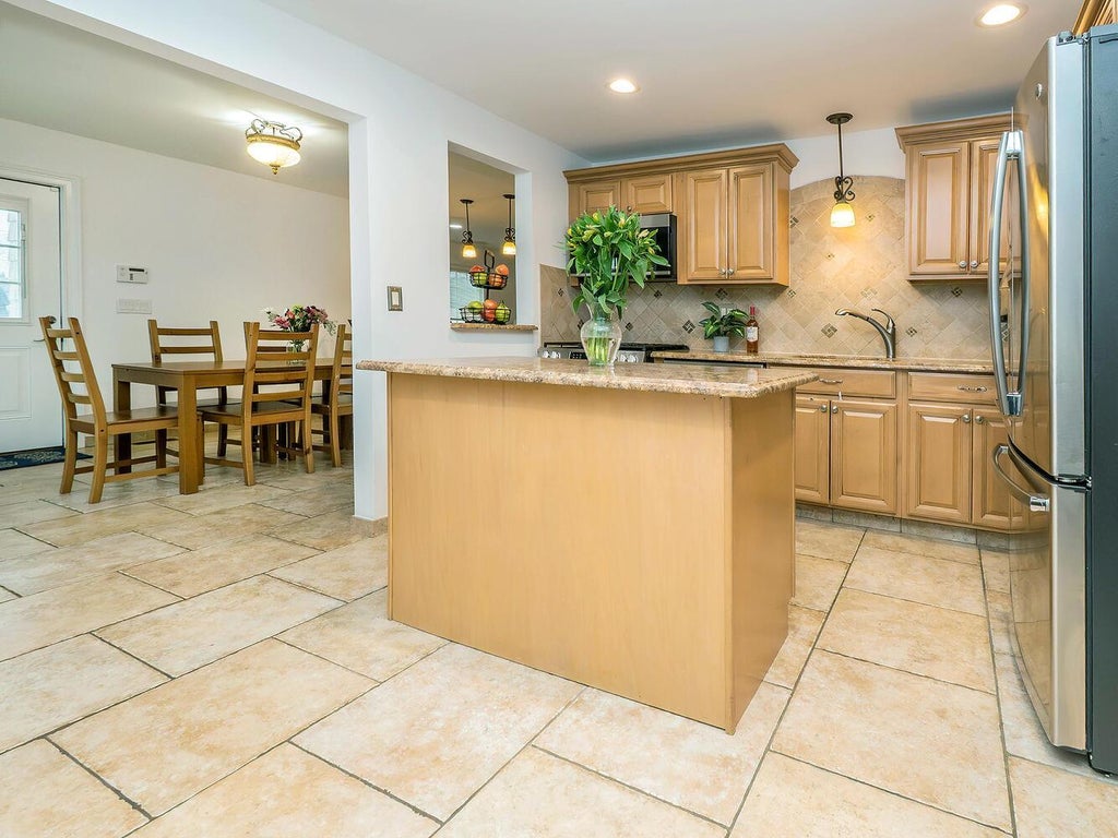 5 of 29 - 15 Laurel Avenue, Glen Cove, NY