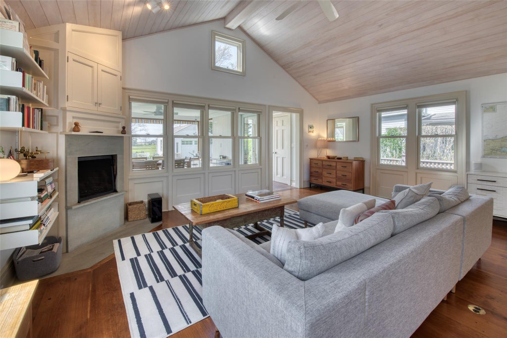 9 of 23 - 1620 Village Lane, Orient, NY