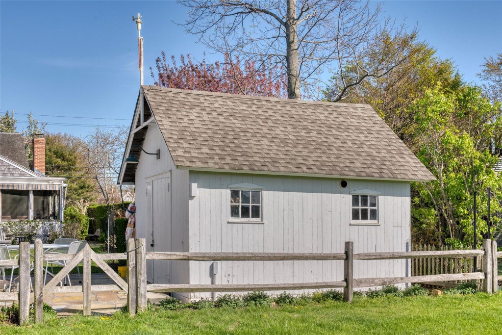 11 of 23 - 1620 Village Lane, Orient, NY