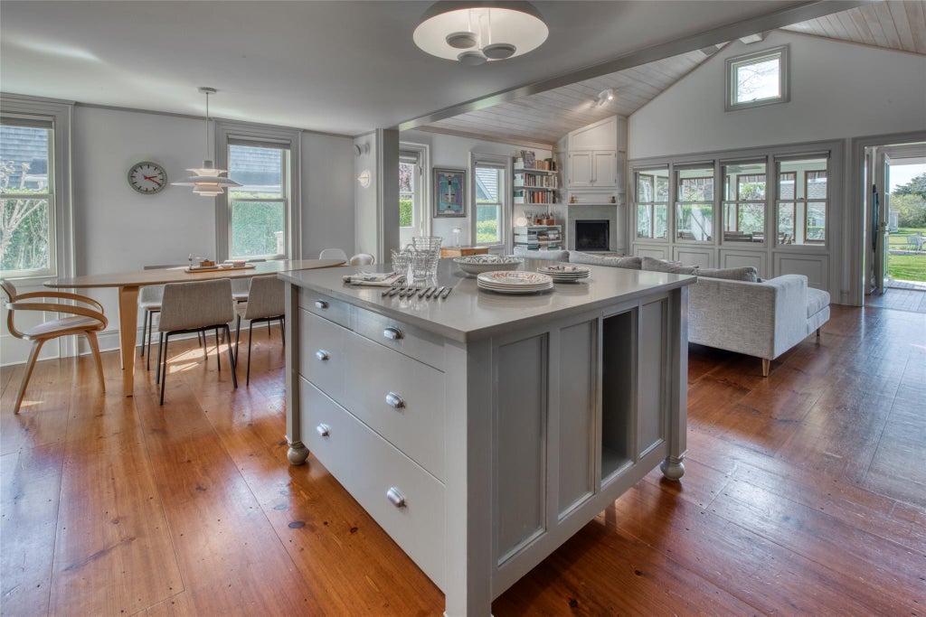 6 of 23 - 1620 Village Lane, Orient, NY
