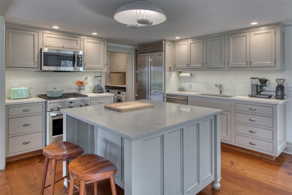 7 of 23 - 1620 Village Lane, Orient, NY