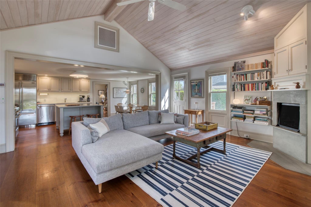 8 of 23 - 1620 Village Lane, Orient, NY