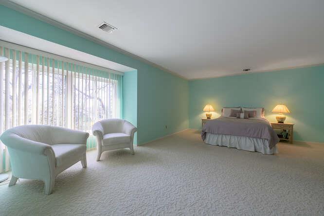 12 of 22 - 94 Windsor Gate Drive, New Hyde Park, NY