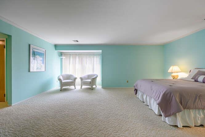 13 of 22 - 94 Windsor Gate Drive, New Hyde Park, NY